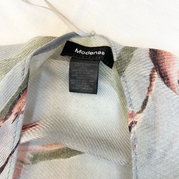 Modena Light Weight Floral Kimono - Picture 5 of 9